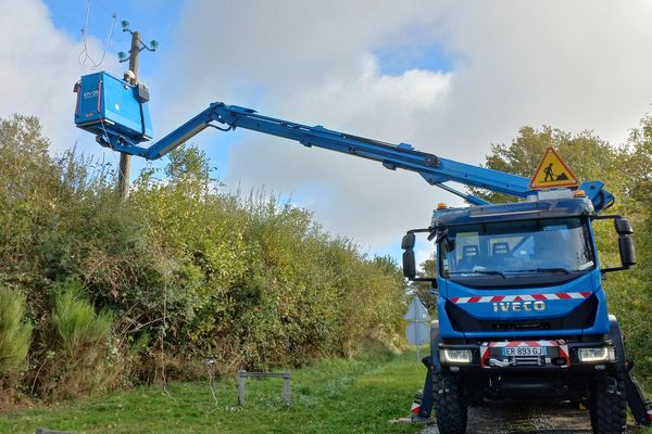 Dans la nuit de mercredi à jeudi et encore aujourd'hui, une cinquantaine de professionnels d'Enedis étaient mobilisés pour rétablir les coupures d'électricité sur 600 foyers du Limousin. 