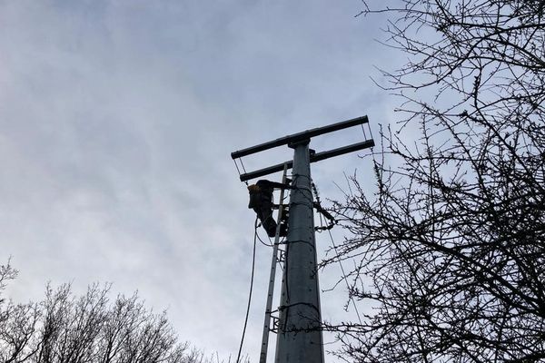 Intervention Enedis à Montfort sur Meu