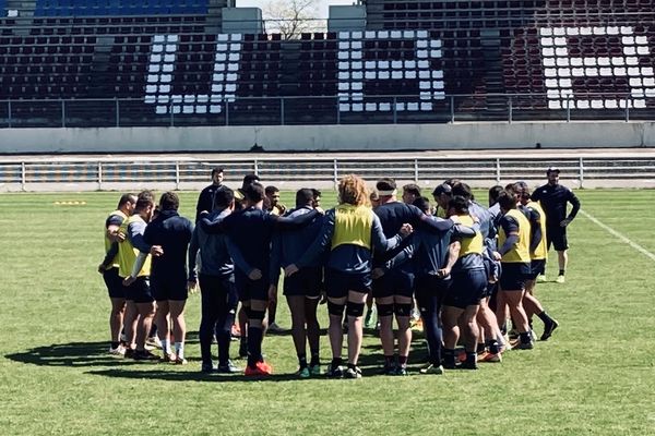 les joueurs de l'Union Bordeaux-Bègles  préparent  le quart de finale contre le Racing92