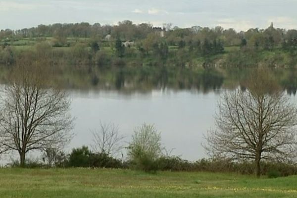 Lac du cébron, réservoir d'eau et réserve ornithologique 