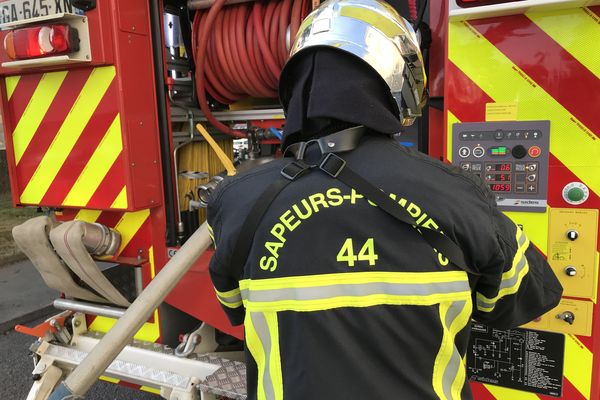 Une soixantaine  de pompiers sont intervenus sur cet incendie.