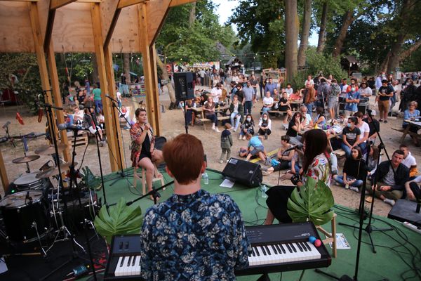 Tout l'été, des artistes se sont produits à la guinguette rémoise.