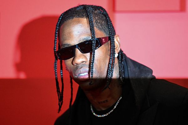 Travis Scott se serait battu avec son garde du corps à l'hôtel Georges V à Paris.