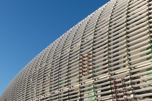 Un détail de la structure du Grand Stade de Lille. 