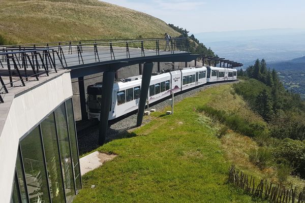 Depuis le début de l’année, le Panoramique des Dômes a transporté 298 000 passagers. 