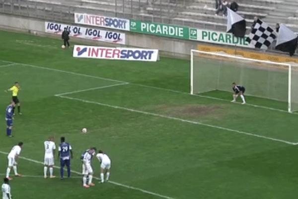 Bourg-Péronnas a obtenu un étonnant pénalty contre l'Amiens SC, vendredi 17 avril à la Licorne.