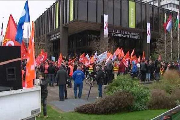 Manifestation des agents de la CUS vendredi matin devant le centre administratif