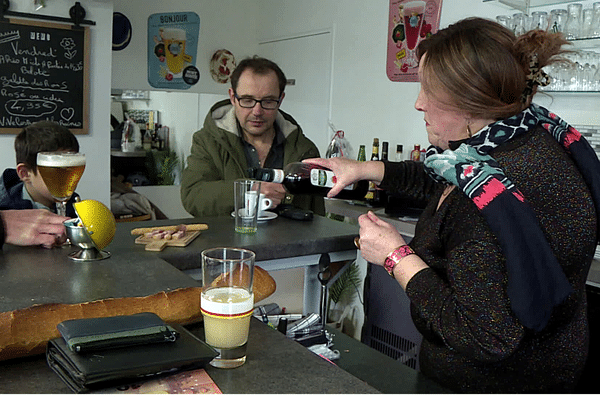 Christiane a repris le bar de la petite commune de Préval, en Sarthe