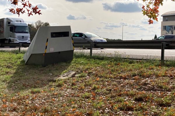 Le radar flashant à 70 km/h a surpris de nombreux automobilistes. Depuis le 23 septembre la vitesse a été relevée à 90 km/h.