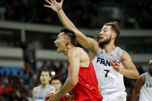 Joffrey Lauvergne lors du match contre la Chine aux Jeux Olympiques de Rio, lundi 8 août.