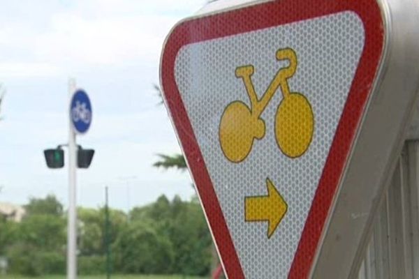 Les "tourne-à-droite" arborent une nouvelle signalisation