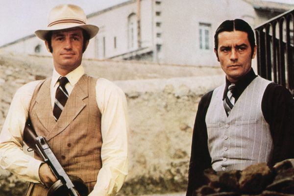 Jean-Paul Belmondo et Alain Delon dans Borsalino, film de Jacques Deray, tourné à Marseille en 1970.