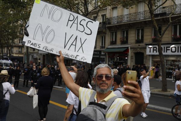 Un sixième samedi de mobilisation contre le pass sanitaire est organisé à Paris ce 28 aout 