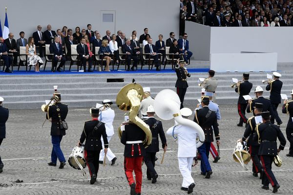 La fanfare interarmées interprère des tubes de Daft Punk, le 14 juillet 2017.