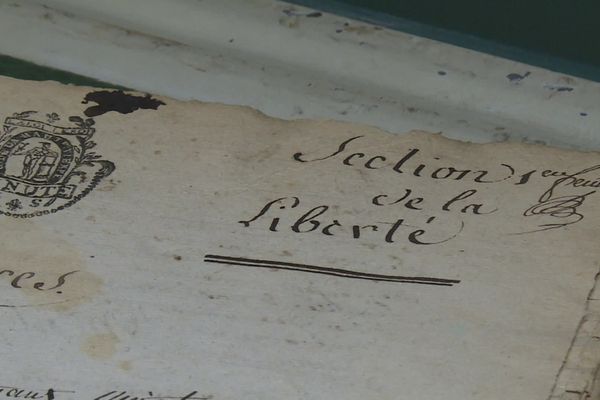 Des documents rares comme ce Cartulaire du Consulat de Limoges du XIIe siècle sont consultables sur le site des archives de Limoges