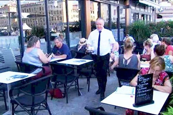 Fini la grande féria du foot, l'heure est au bilan pour les hôteliers restaurateurs marseillais... Tous ne sont pas fan de l'évènement...