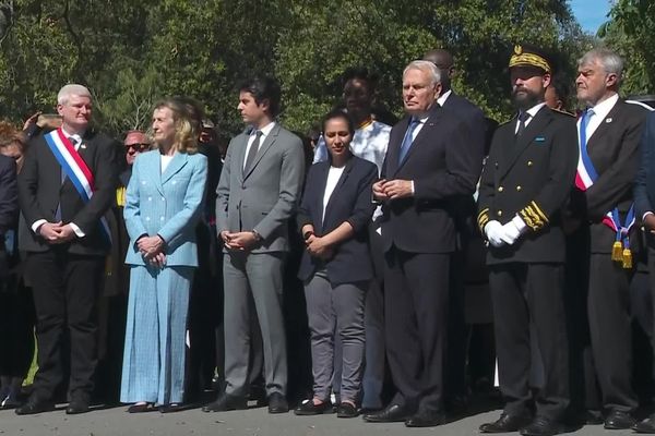 Gabriel Attal s'est rendu à La Rochelle pour la première cérémonie nationale de commémoration délocalisée.