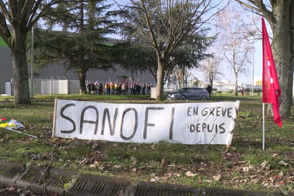 Les salariés de l'usine Sanofi de Mourenx sont en grève depuis le 23 octobre dernier