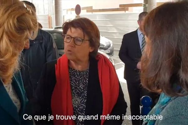 Martine Aubry au centre. Nicole Belloubet à gauche. Agnès Buzyn à droite. Ce vendredi au CHRU de LIlle