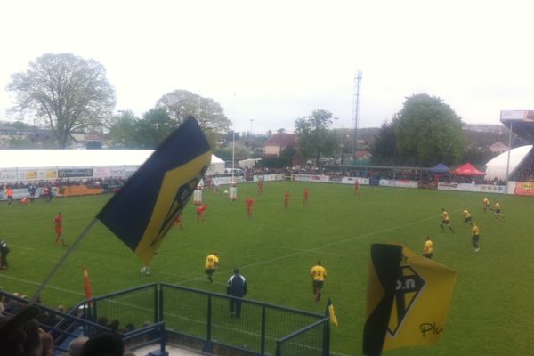 Nevers domine Mâcon et file en quart de finale