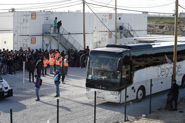 Les derniers migrants mineurs étaient logés dans les conteneurs du Centre d'accueil provisoire après l'évacuation de la "Jungle".