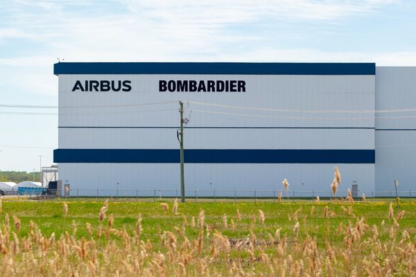L'Airbus A220 est construit à l'usine Airbus Bombardier à Mirabel, dans la région de Montréal (Québec- Canada).