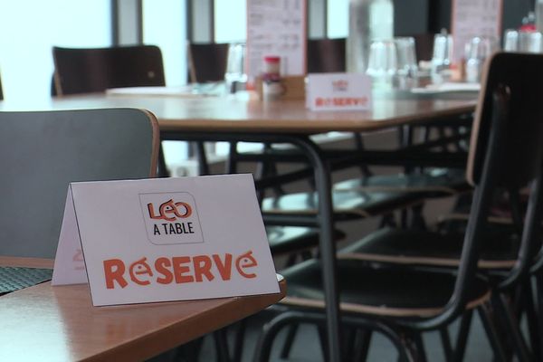 Le restaurant" Léo à table" reprend du service sur les Hauts de Rouen, après avoir été incendié au cours des émeutes de l'été 2023