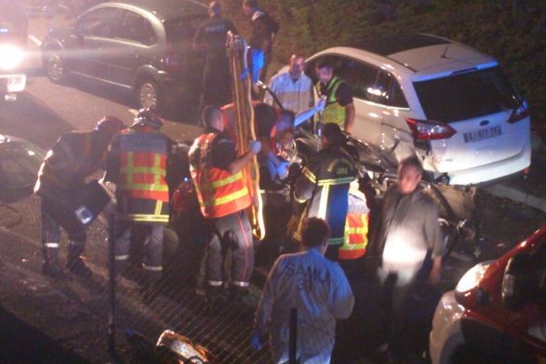 A Lons-le-Saunier, les secours ont désincarcéré le véhicule pour en sortir la passagère blessée