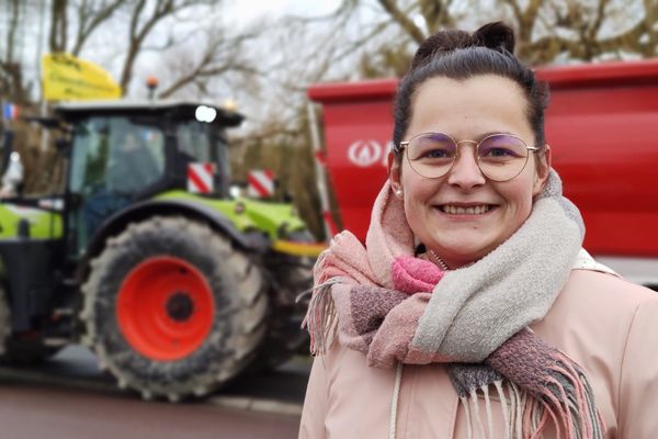 Equipière chez MacDonald's et à la tête d'une entreprise de livraison de colis de viande, Camille Puisney est très impliquée dans le mouvement de protestation des agriculteurs.