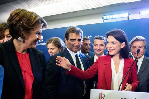 Christelle Morançais (en rouge) au siège des Républicains en octobre 2019, en compagnie de Christian Jacob. Le chef des Républicains a depuis été testé positif au coronavirus.