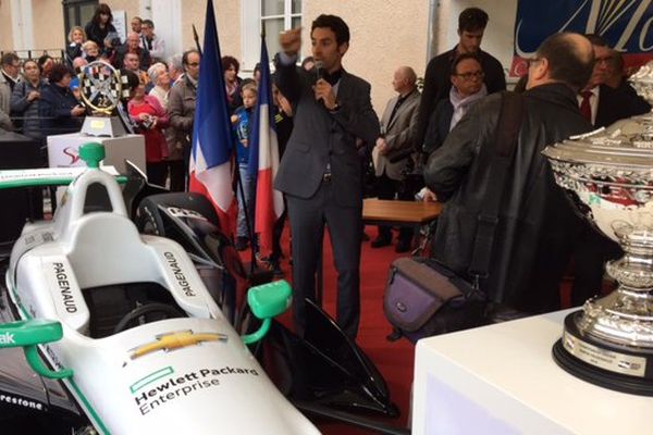 Simon Pagenaud accueilli en héros à Montmorillon, sa ville d'origine.