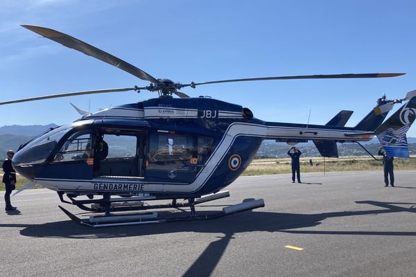 Le Choucas EC 145 de la gendarmerie est en service depuis 2003 en Corse.