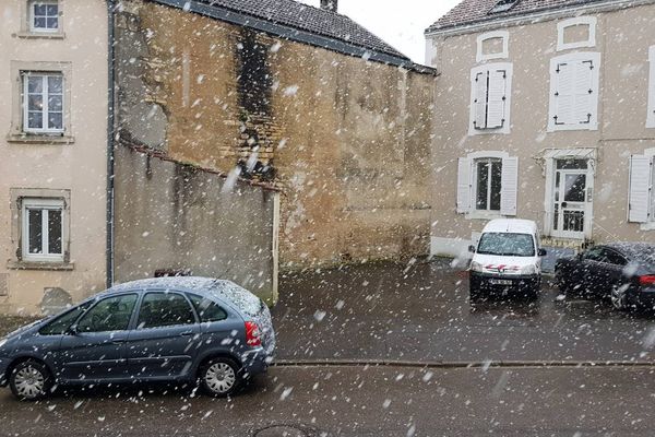 Jeudi 30 novembre 2017, il neige dans les rues de Chaumont!