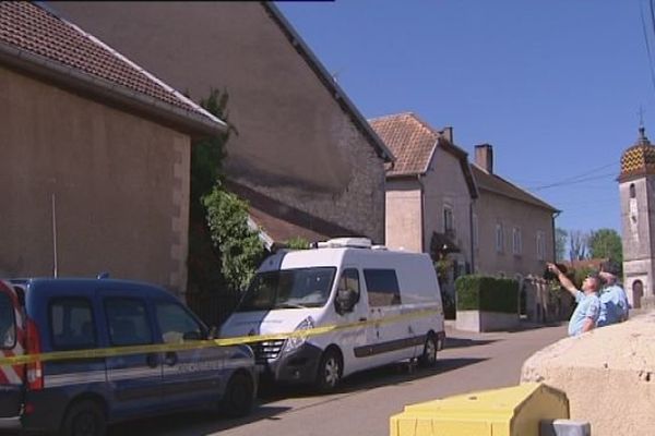 Près d'une cinquantaine de gendarmes ont été mobilisés pour interpeller les suspects. 