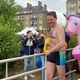 Le maire de Charleville-Mézières, Boris Ravignon, s'est baigné dans la Meuse ce samedi comme il l'avait annoncé.