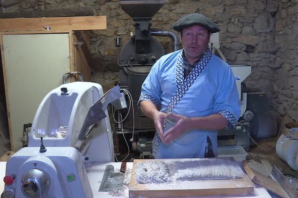 Olivier Campardou fabrique ses spaghetti soba, comme au Japon