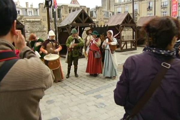 Qui dit fêtes johanniques, dit ambiance musicale assurée dans la ville de Reims !