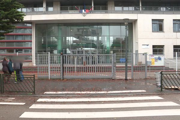 Le collège Etienne-Dolet à Orléans.