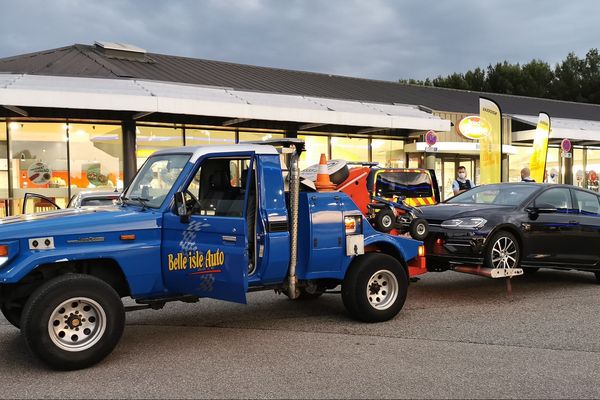 Le véhicule du conducteur intercepté a été mis en fourrière.