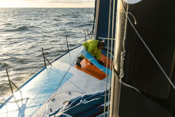 Thomas Ruyant sur For People est avec Morgan Lagravière, en tête de la Transat Jacques Vabre 2023.