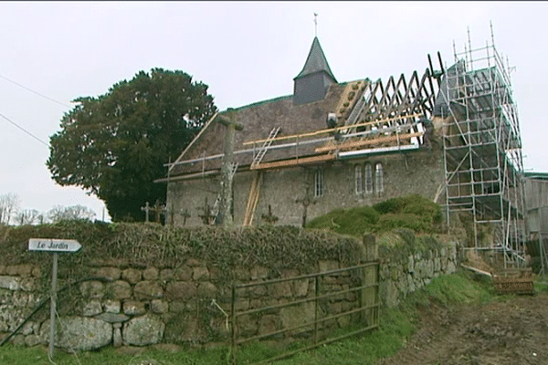 La restauration de la chapelle Saint Sébastien de Méguillaume a débuté. C'est l'une des églises les plus anciennes de Normandie.