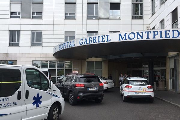 Le CHU de Clermont-Ferrand a pris des mesures pour les visiteurs en raison de l'épidémie de coronavirus.