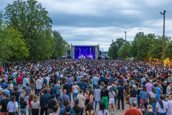 Pour le concert de Superbus, le 10 juillet, on a compté environ 8 000 spectateurs à Riom.