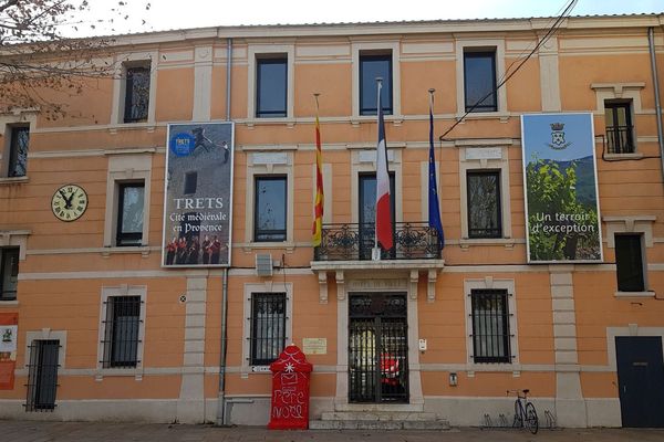 La mairie de Trets a été perquisitionnée mardi toute la journée.