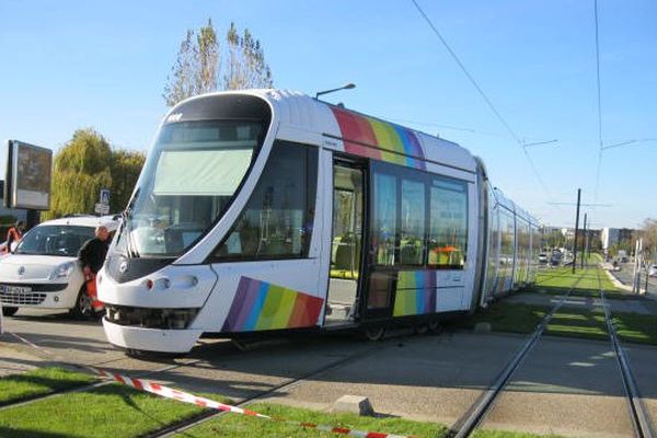 Accident tram à Angers entré en collision avec un godet de pelle