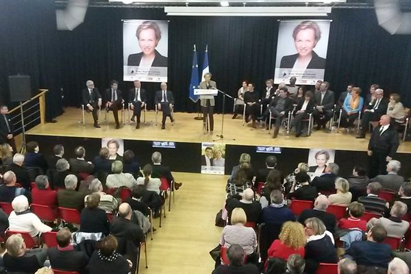 Meeting de la tête de liste LR-Centre dans la région Aquitaine-Limousin-Poitou-Charentes, en présence d'Alain Juppé et Bruno Lemaire