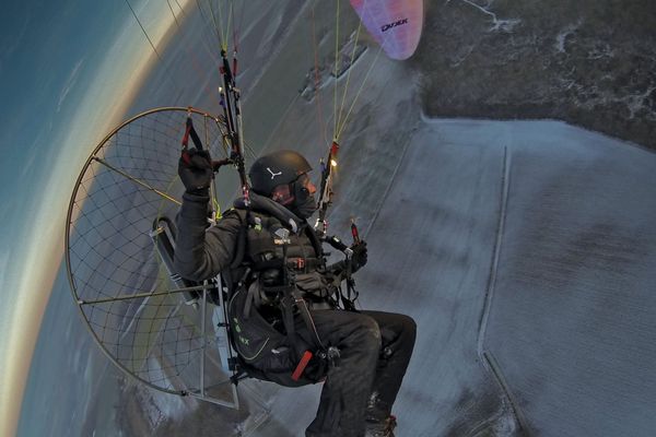 La photo a été prise dimanche, depuis un paramoteur, au dessus de Ville-en-Tardenois.