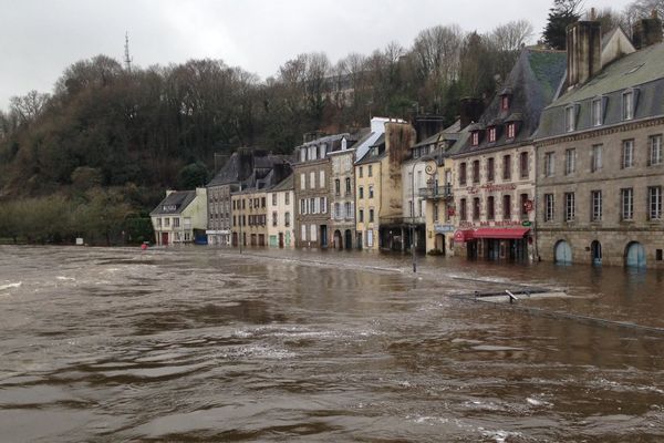 Quimperlé sous les eaux le 2 janvier 2014 l'après-midi