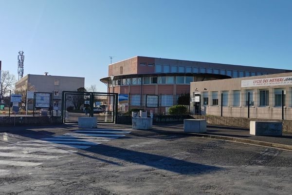 Une bagarre s'est produite sur le parking du lycée professionnel Jean-Caillaud de Ruelle-sur-Touvre, près d'Angoulême, vendredi 19 janvier 2024, en fin de matinée.