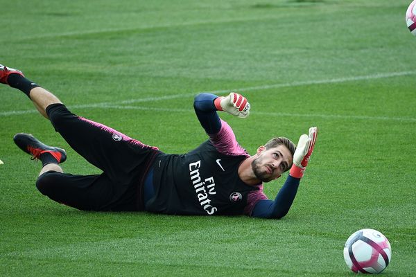 Kevin Trapp lors d'une cession d'entraînement en août 2018 au Camp des Loges à Saint-Germain-en-Laye dans les Yvelines.